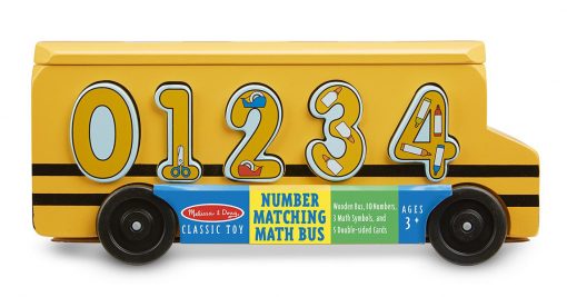 Drevený autobus s číslami 2